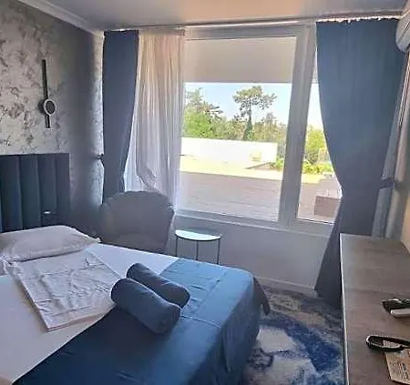 Hotel Topaz 4* Cap Aurora 4*